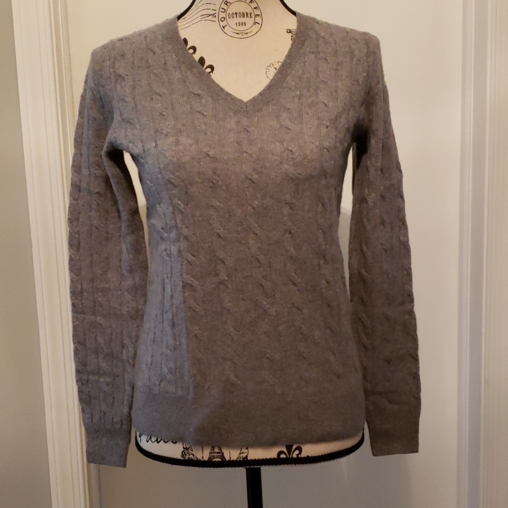 Bloomingdales exclusive grey cashmere sweater